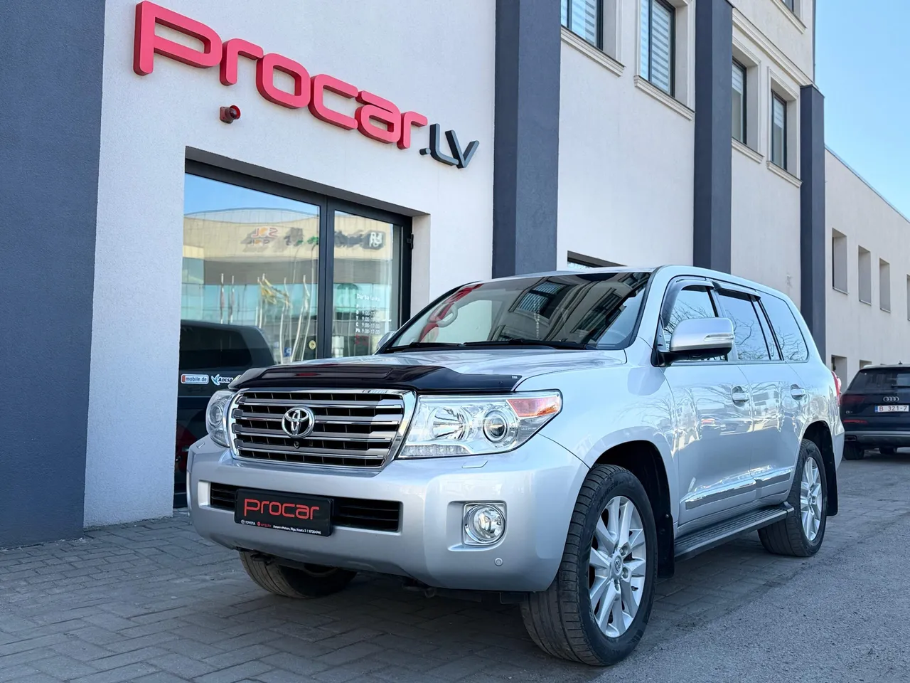 Toyota Land Cruiser LC200 2016