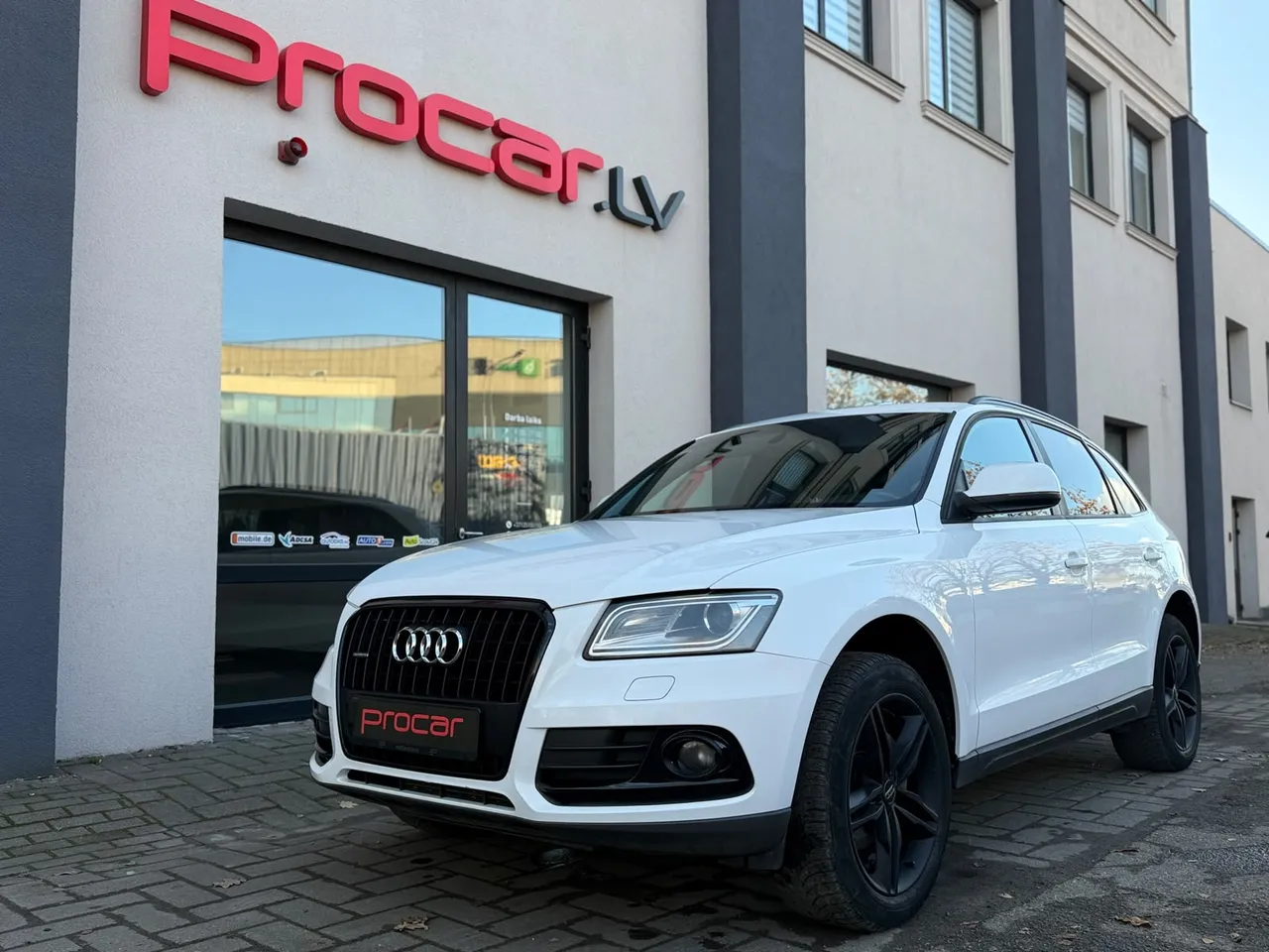 Audi Q5 2.0 TDI quattro S line, 130 kW (177 ZS), automāts.