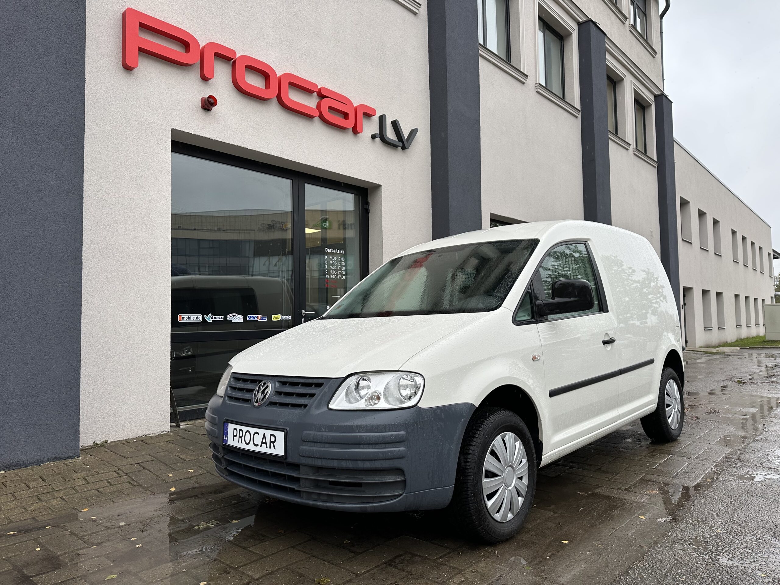 VW Caddy benzīns / gāze, cena ar Pvn 21%.