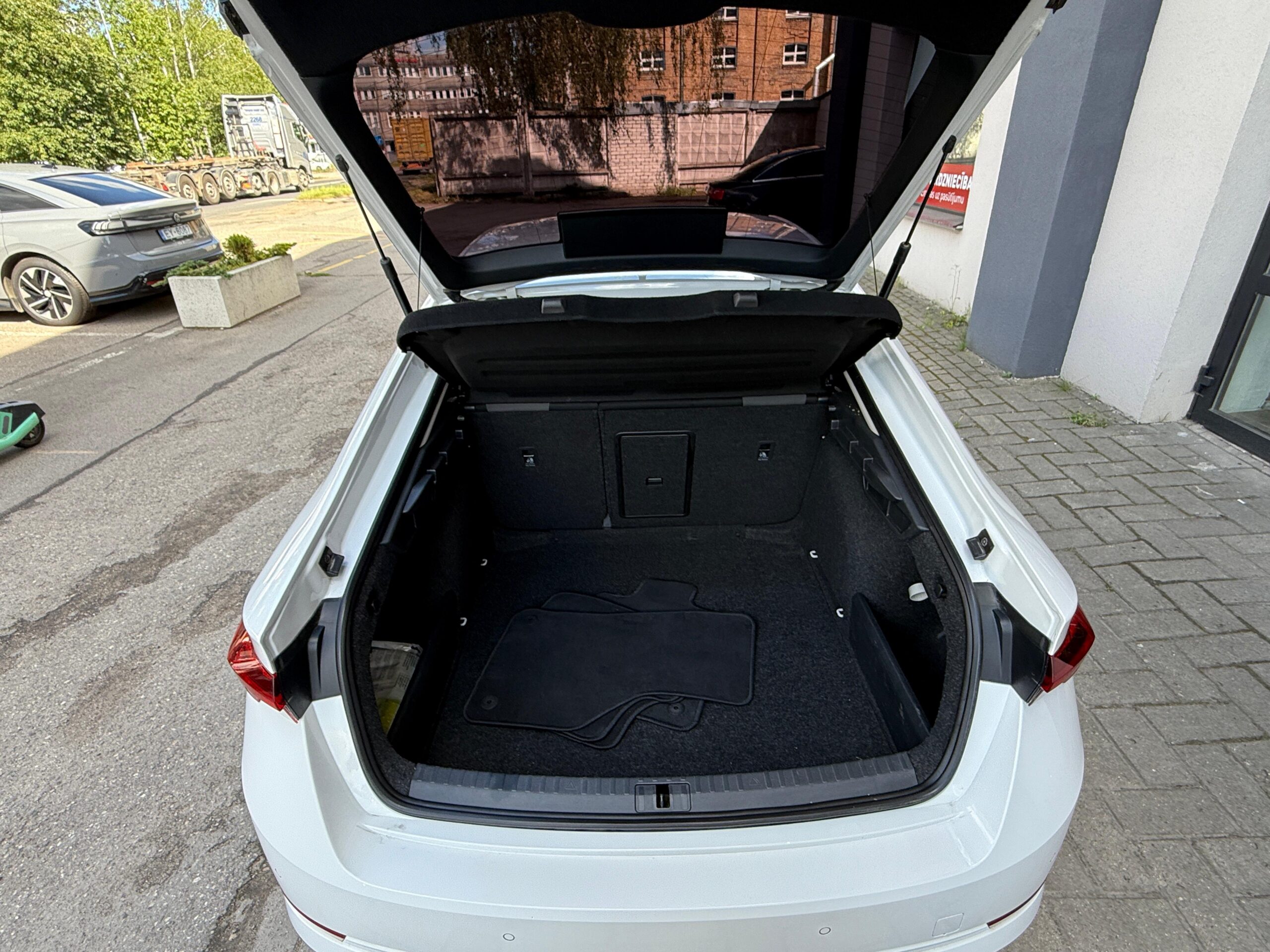 Skoda Octavia , 1,5 benzīns, manuālā ātrumkarba - Image 12