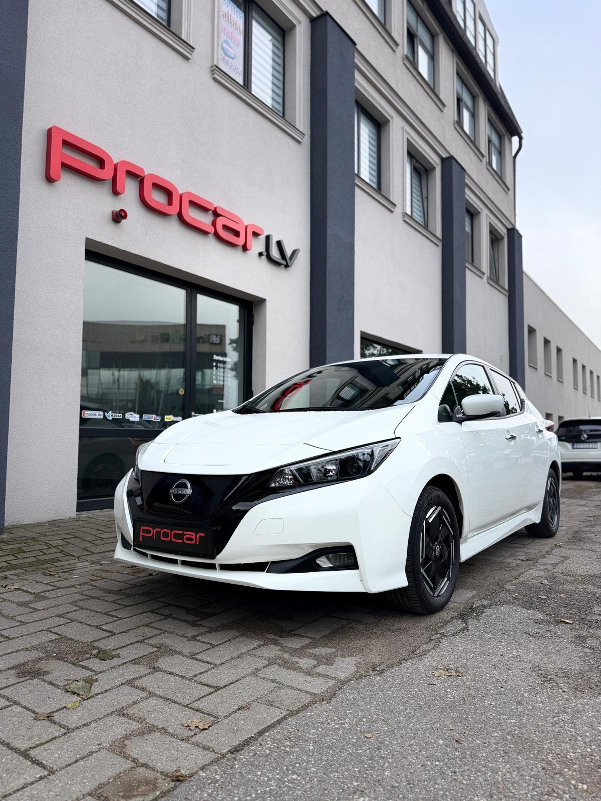 NISSAN LEAF 39 kWh ACENTA – 2022 - Image 4