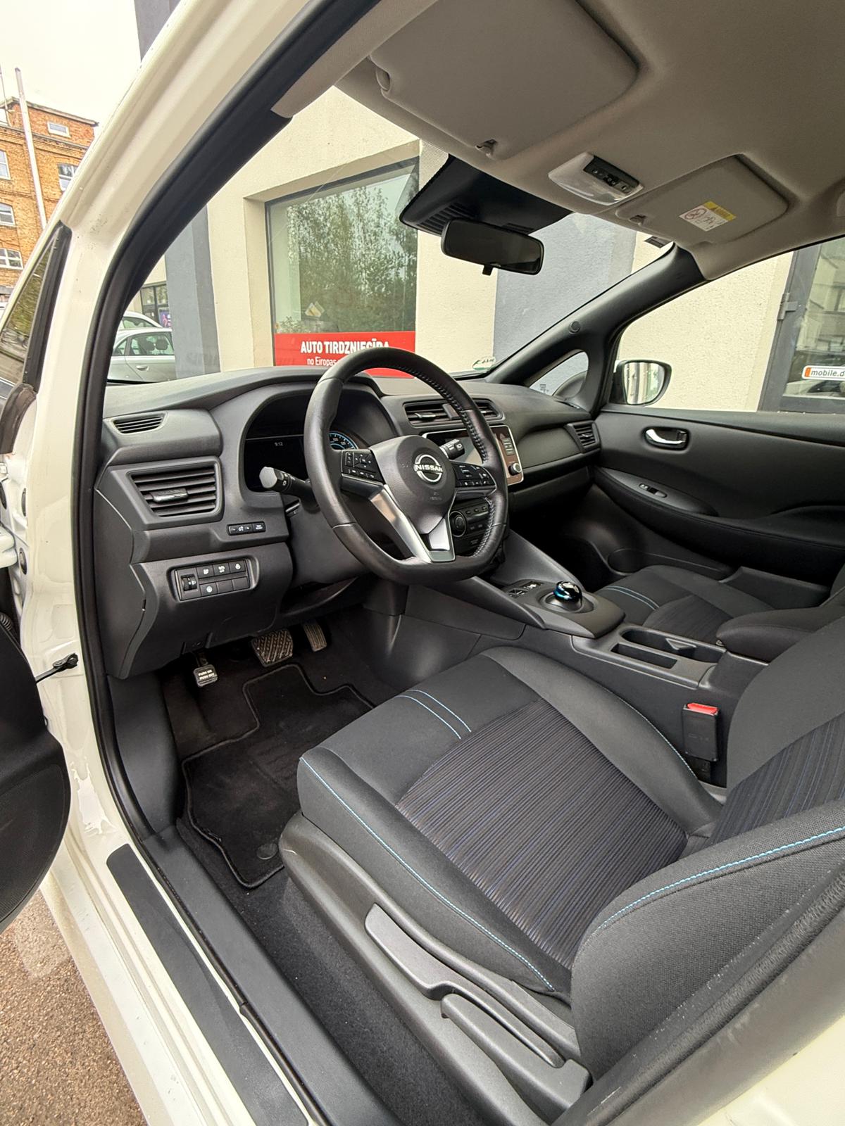 NISSAN LEAF 39 kWh ACENTA – 2022 - Image 10
