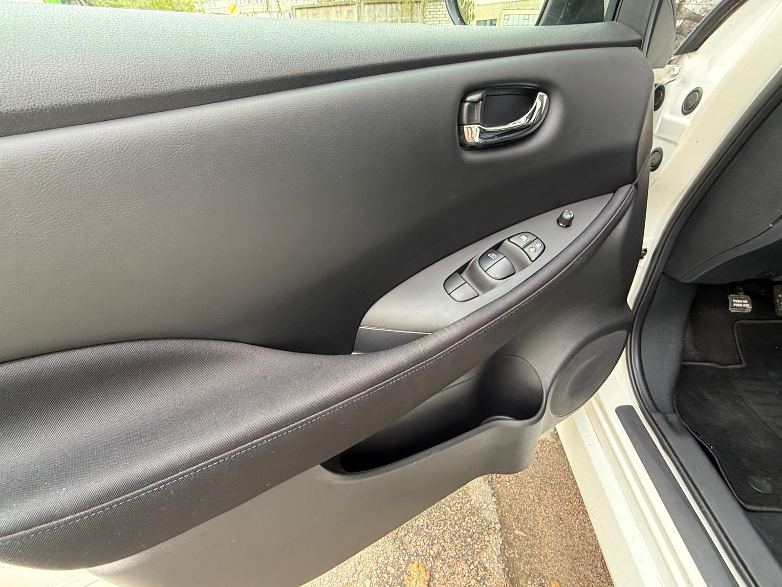NISSAN LEAF 39 kWh ACENTA – 2022 - Image 13