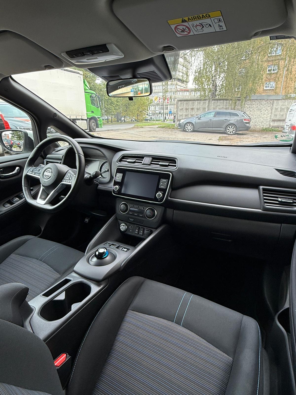 NISSAN LEAF 39 kWh ACENTA – 2022 - Image 17