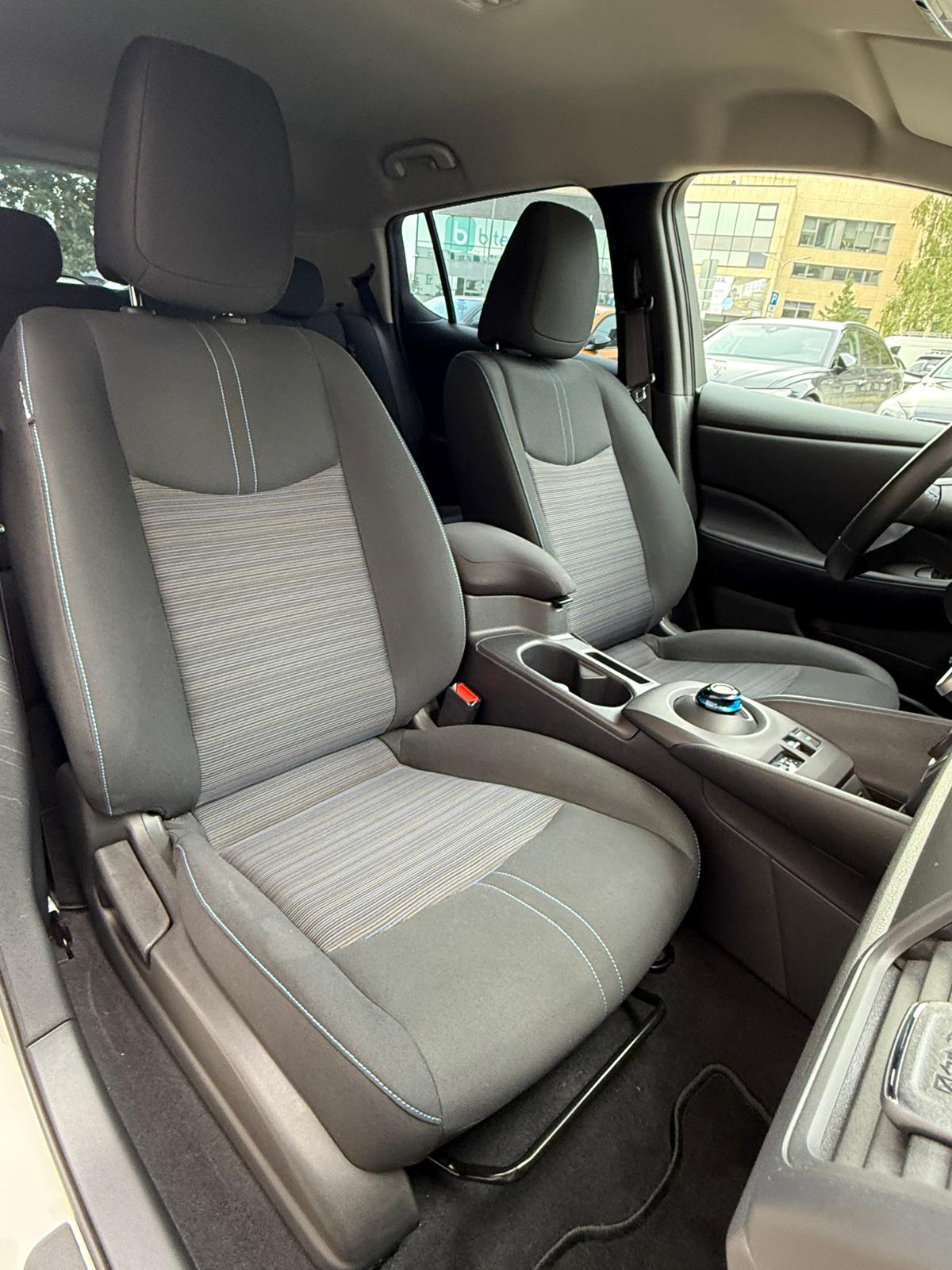 NISSAN LEAF 39 kWh ACENTA – 2022 - Image 21