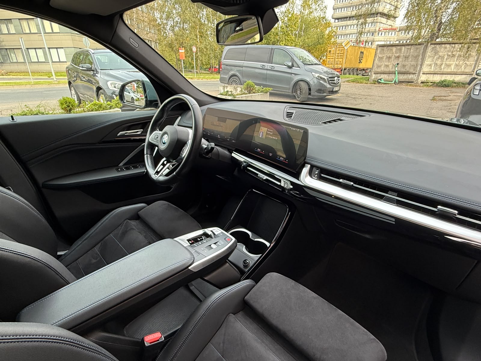 BMW iX1 xDrive30 M Sport - Image 23